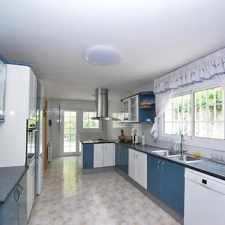 Sunny House Apartment *