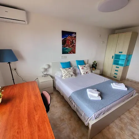 Sunny House Apartment