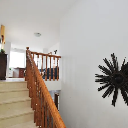 Sunny House Apartment